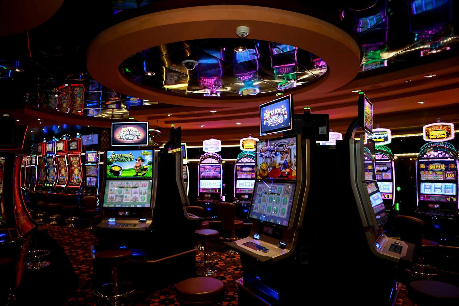 The Mathematical Disadvantage of Side Bets in Live Casino Poker